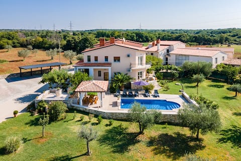 APARTMENT LEONARDELLI FARM & POOL