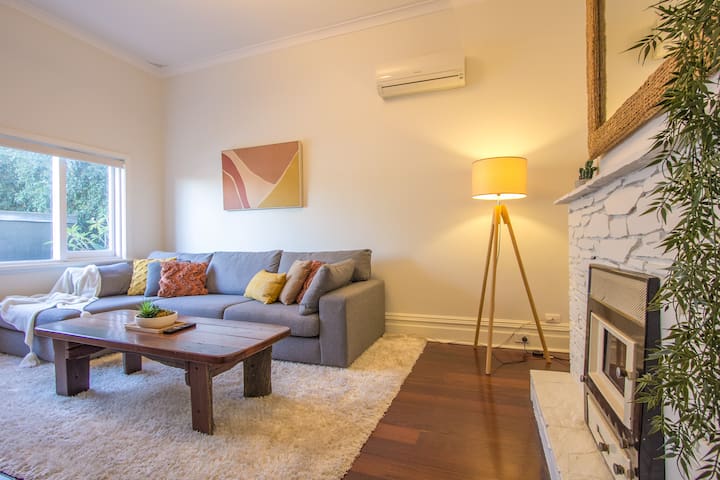 Cosy Renovated Leederville Cottage 2 bed + Study
