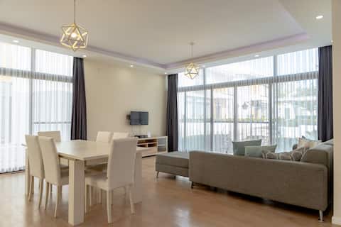 Park 5: Modern 3-bedroom apartment with parking.