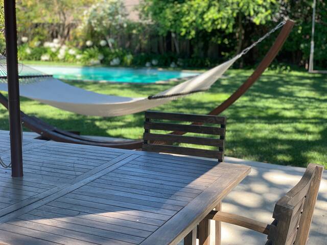 Los Gatos Villa: hot tub, sauna, pool, huge yard gallery image 2