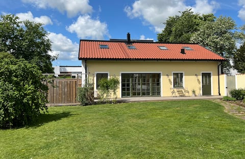 Cosy annex in the center of Lund with sun deck