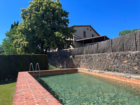 Large restored Catalan farmhouse with pool