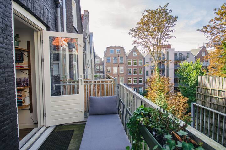 Chic 2-bedroom apartment in the heart of Amsterdam gallery image 5