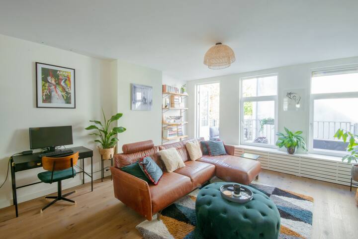 Chic 2-bedroom apartment in the heart of Amsterdam gallery image 4