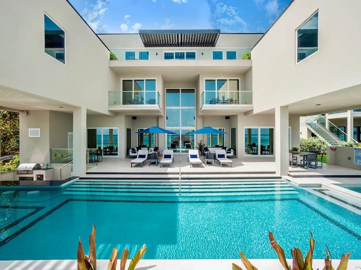 The Grand Palm Residence | 7br Oceanfront Villa - Cayman Islands