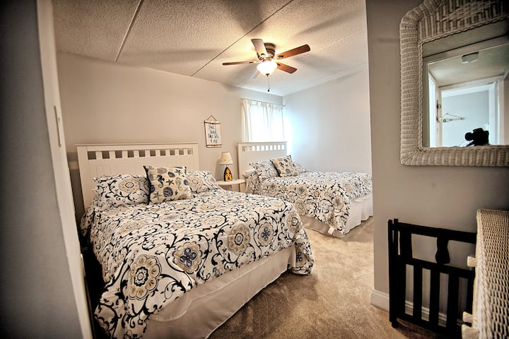 Odpočiňte si po kúpaní v oceáne alebo bazéne - spálňa pre hostí