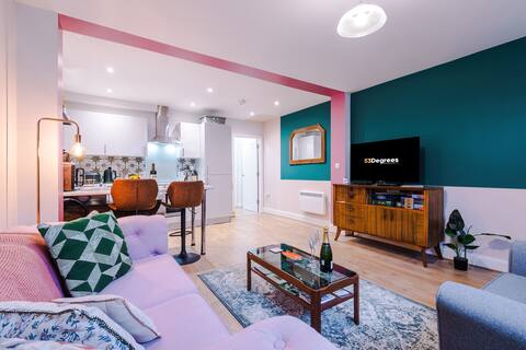 Stunning City Centre Home, Perfect For Couples!