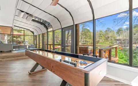 Lakefront Paradise w/Hot Tub, Decked Out on Desoto