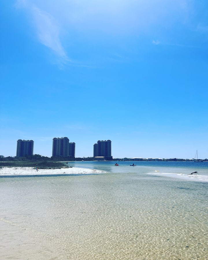 Portofino Island 3 Bedroom Skyhome +2 Cribs Apartments for Rent