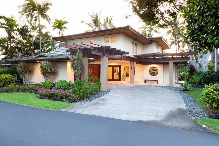 Gated Oceanfront Villa with Private Beach access! gallery image 2