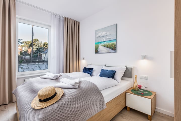 Seaside Apartamenty com managed Airbnb listing 1