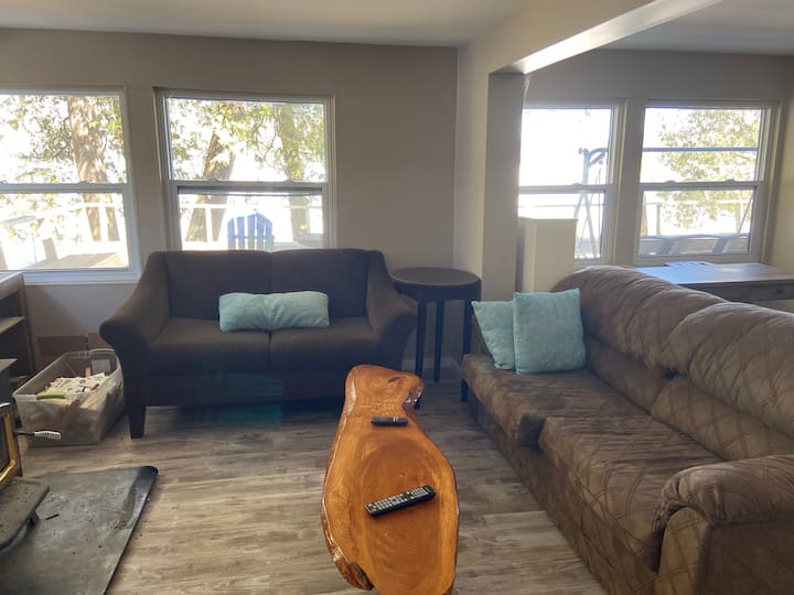 Newly Updated 1-bedroom Cottage Trout Lake - North Bay