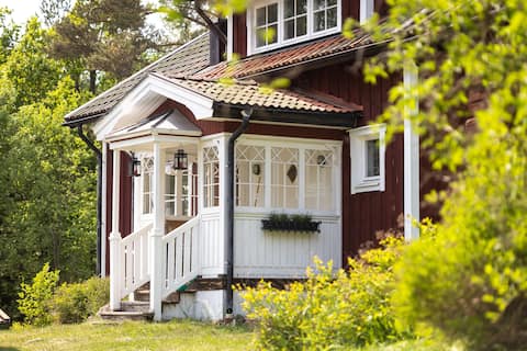 Villa & farm from 1860 with sauna & fireplace, secluded location
