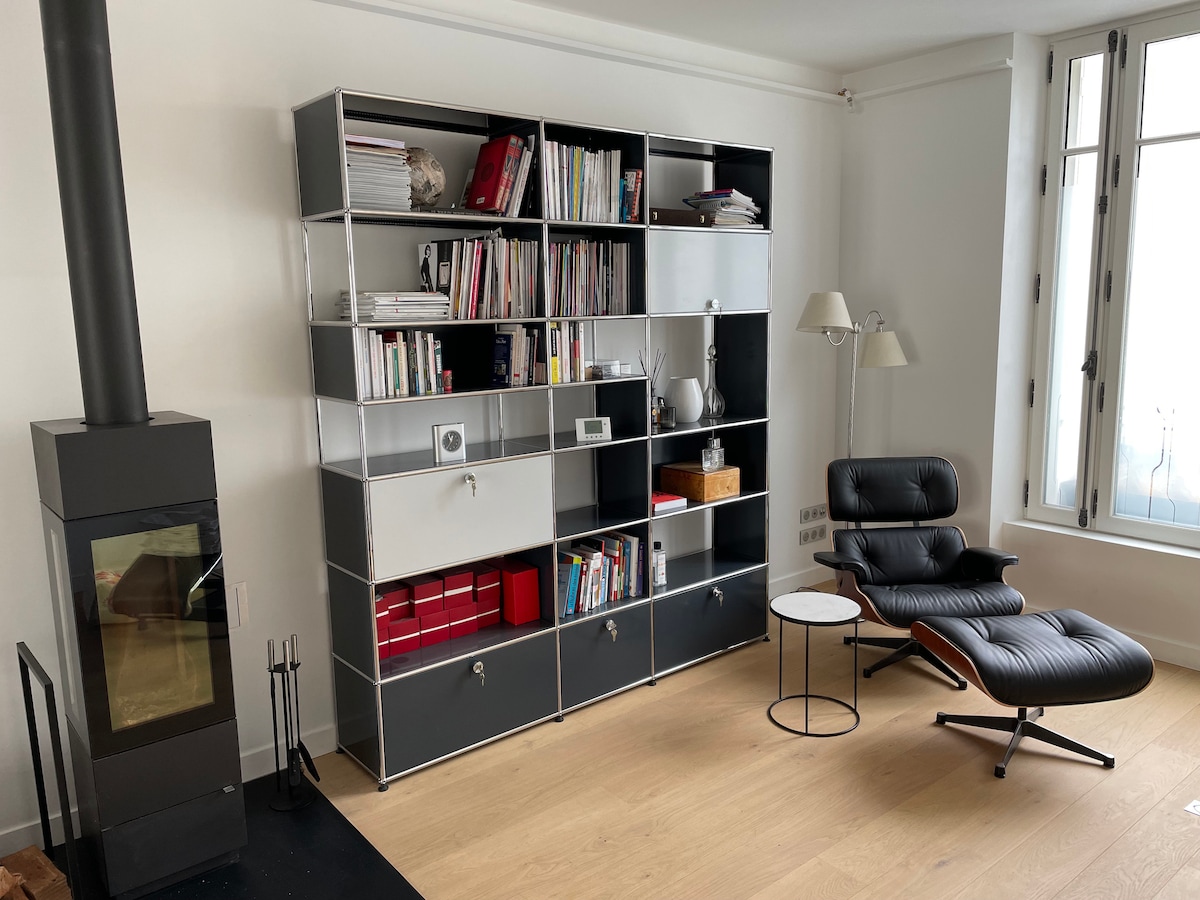 Popular Airbnb listing: Air-conditioned villa with pool near the beach in La Rochelle