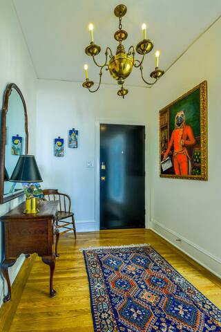 Gorgeous Luxe 2B 2Ba PacificHts VIEWcondo Monthly gallery image 5