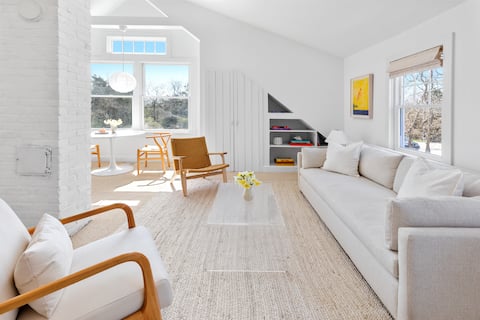 Chic Walk to the Beach in Amagansett