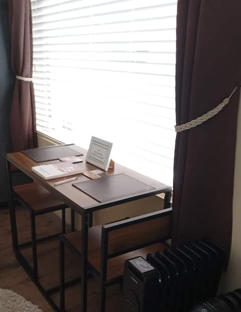 Adorable studio accommodation, beautiful location.