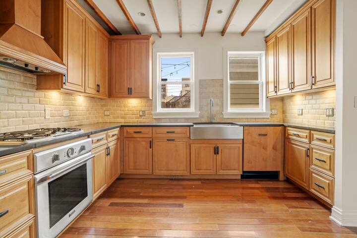 Roscoe Village Haven gallery image 5