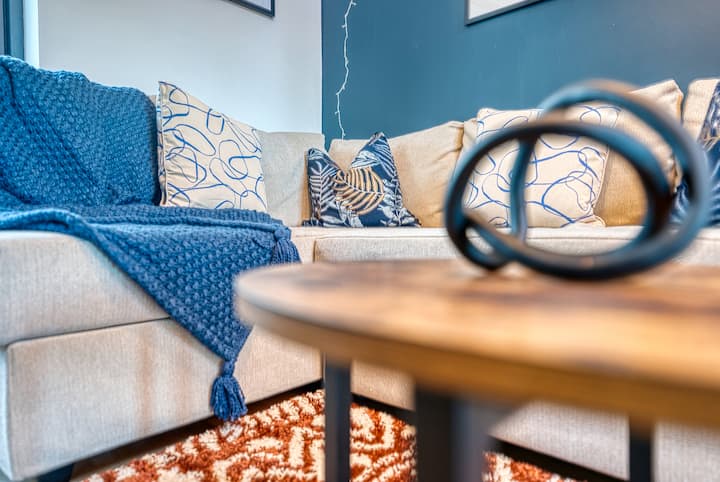 Breathtaking 3br|2 Bathroom|balcony Access|central - Cirencester