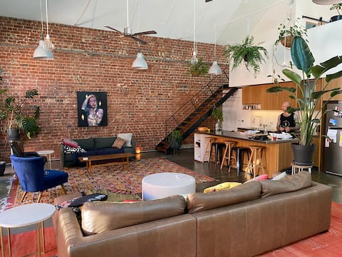 Top performing Airbnb: Entire loft in the heart of Fitzroy in Collingwood