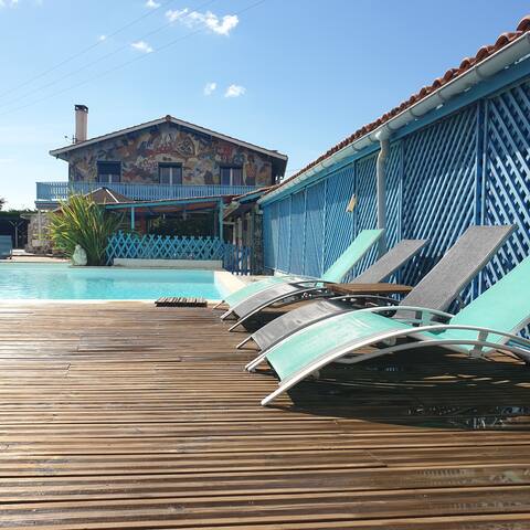 6 bedroom cottage Bbq/Pool at the Maison Mosaic