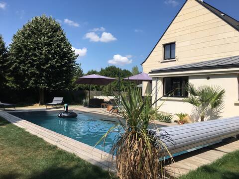 Villa with Pool in the Portes de Versailles