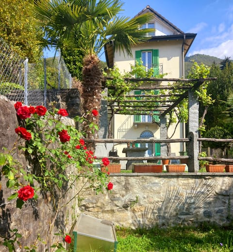♥CasaSerena Rustico typical Ticino garden lake view