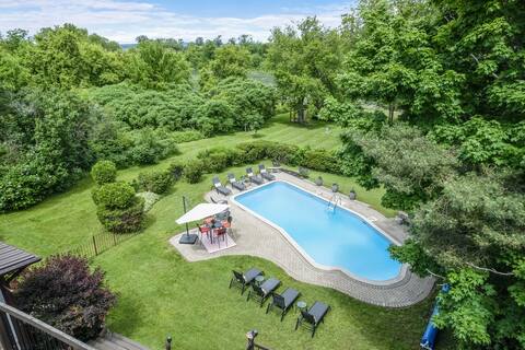 Falcon Crest-Family, Pool and Pet Friendly in PEC