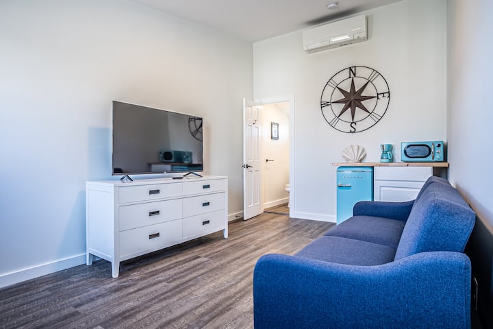 Cove Ledge Marina Room 2b On Water W/ Pool & Kayak - Westerly, RI