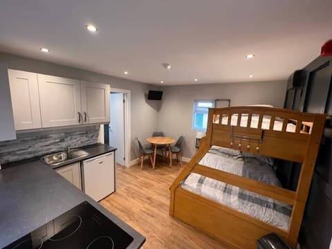 Ideally located studio apartment