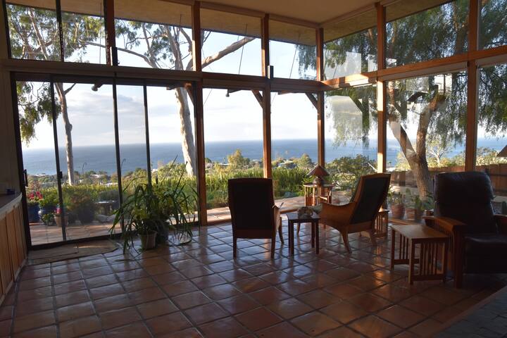 Spectacular views, quiet family retreat gallery image 2