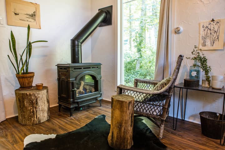 Cozy One Room Home At Green Acres Farm - Michigan