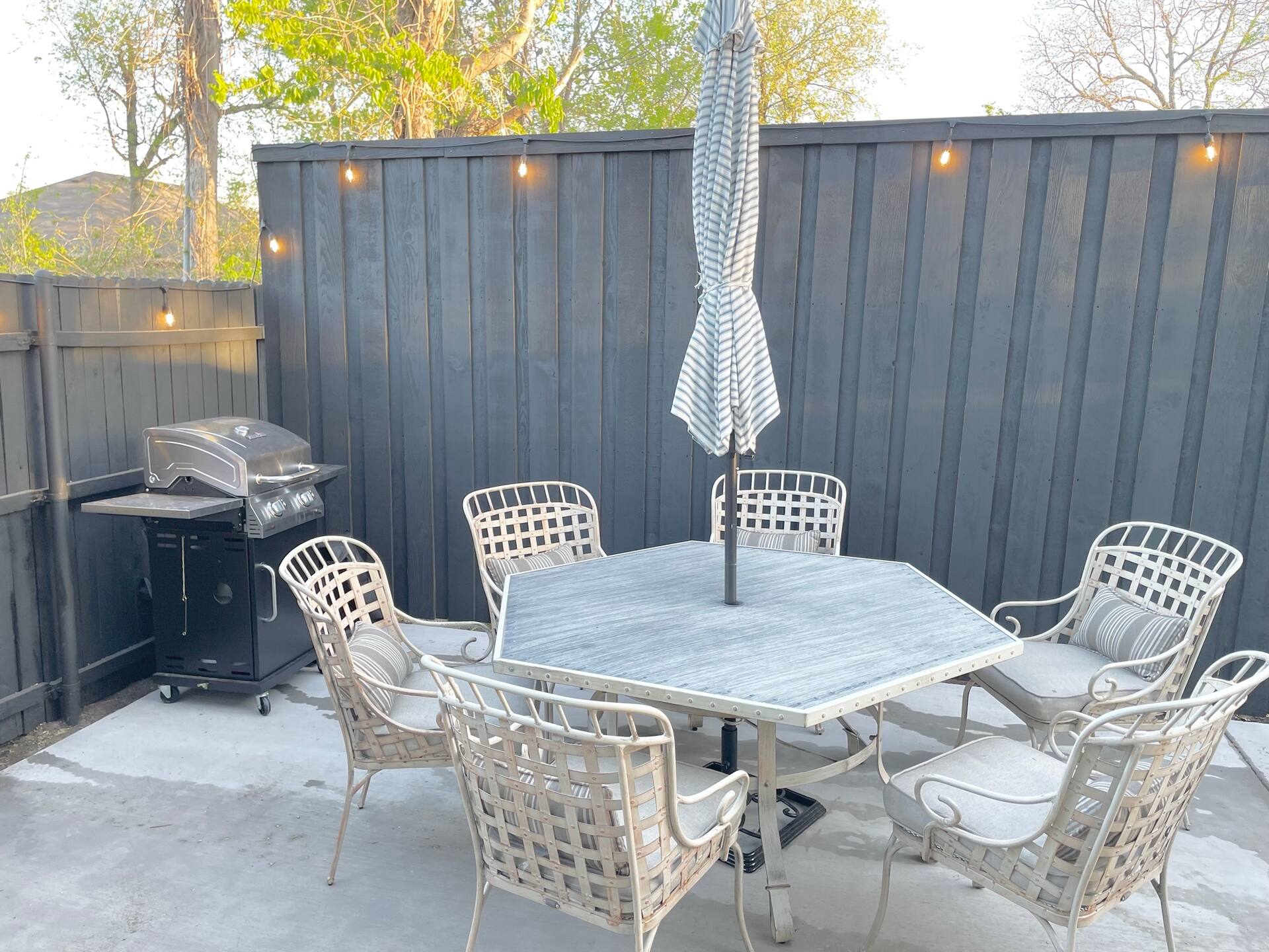 Budget-Friendly Retreat by Fort Worth Stockyards with HotTub & MiniGolf — photo 5