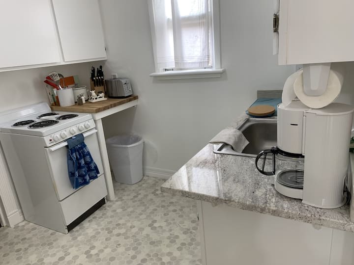 Sweet 1 Bdrm Apt Centrally Located. Only .6 Miles To Frontier Days Entry Gate! - Cheyenne, WY