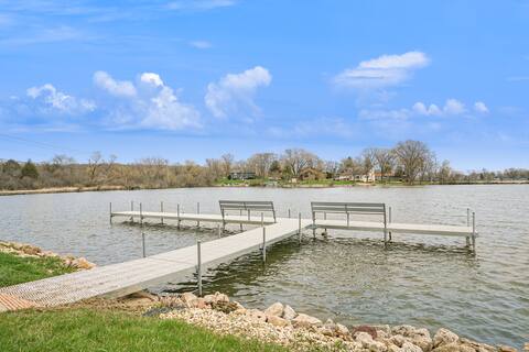 Lake Home w/View, Private Pier, + Indoor Hot Tub
