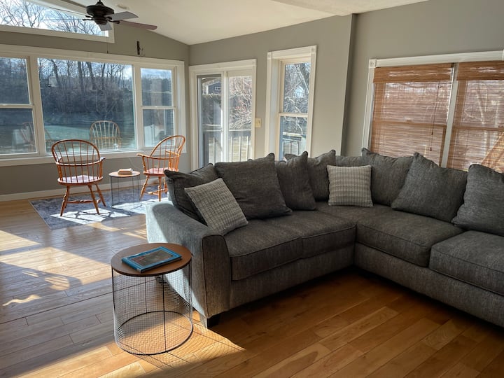 Tippecanoe River Retreat 2 BR, 2 Queen, 2 Twin Vacation homes for