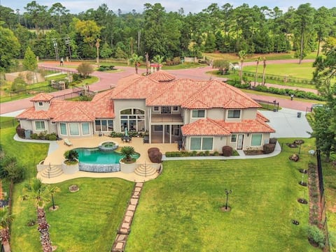 Lake Conroe Waterfront 5BR, Pool/Spa, Boat Slip
