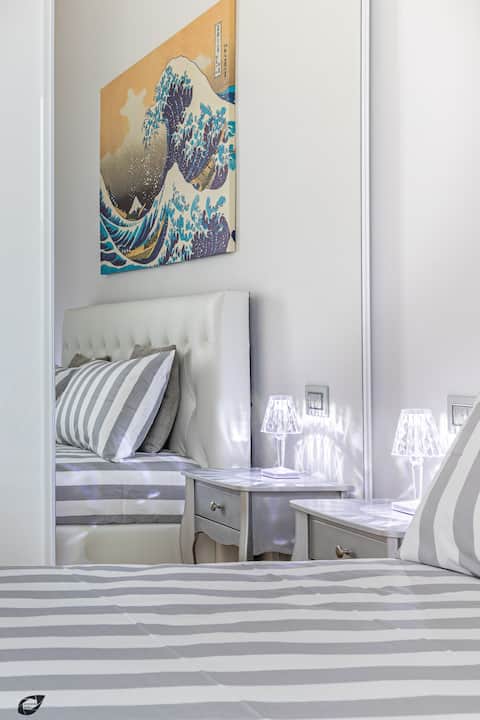 Elena House Platinum 80 meters from the Beach
