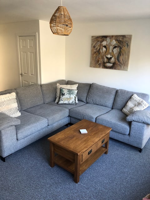 Top performing Airbnb: Modern 3 bedroom townhouse with outside space in Cheshire
