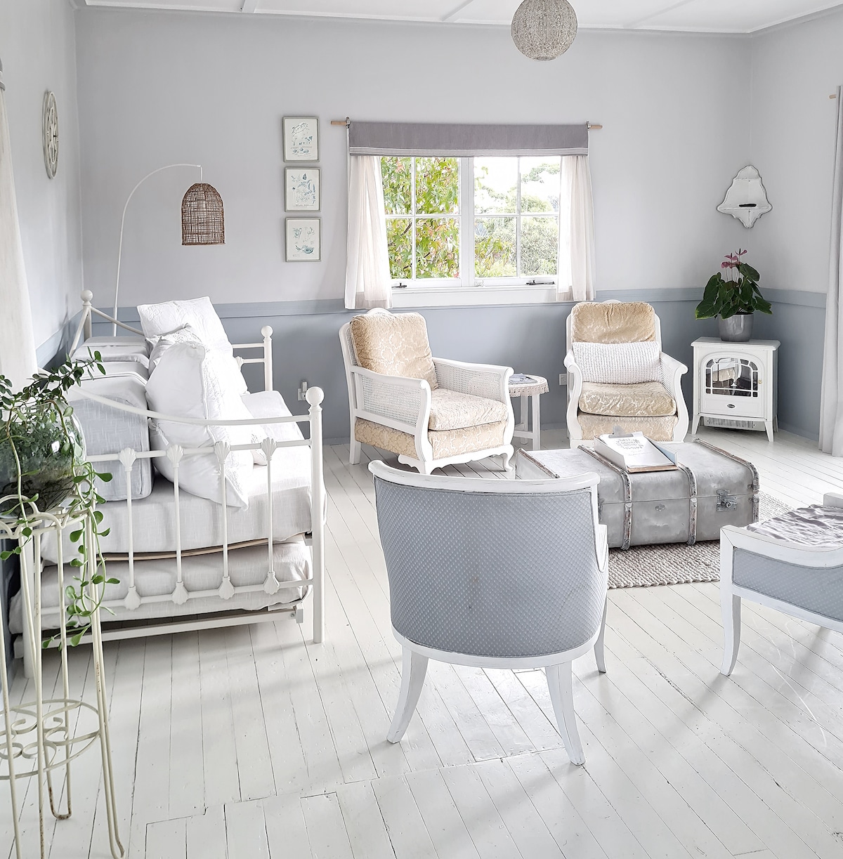 舒适的复古风格起居区。