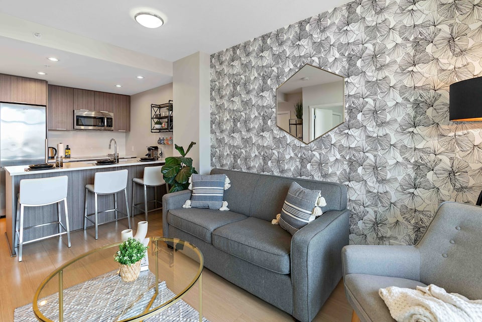 Mountain View Condo With Parking photo 2
