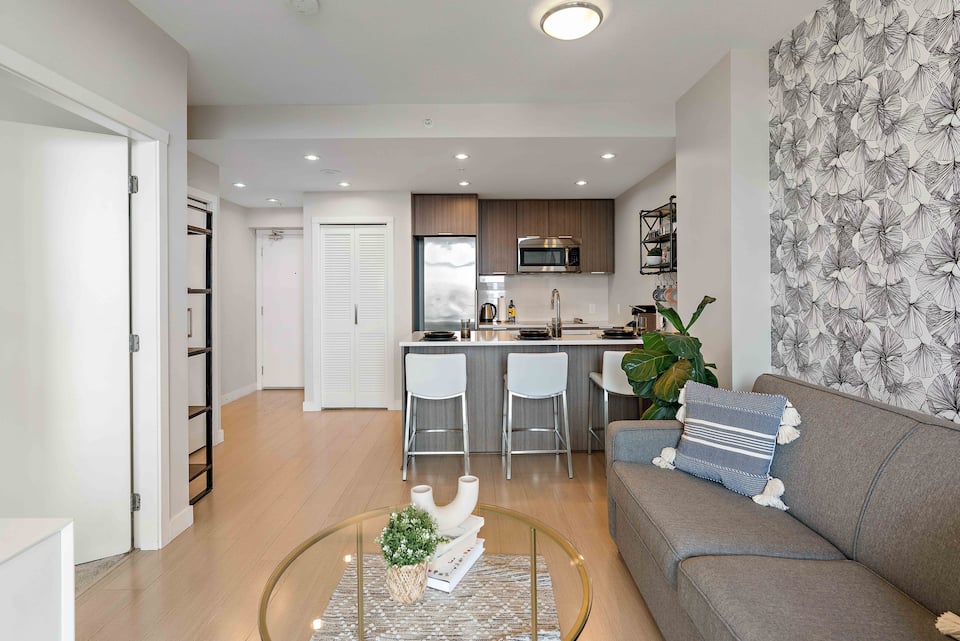 Mountain View Condo With Parking photo 1