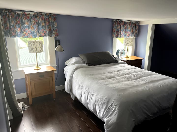 2nd Floor Queen Bed with ensuite. 