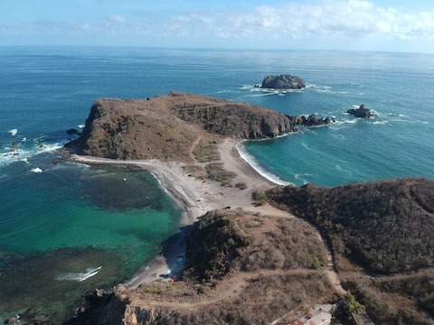 Residence in Manzanillo, 10 minutes from the beaches8