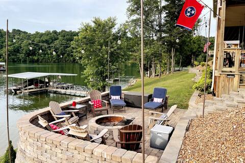 Whiskey Cove: Pvt Dock, Fire Pit, Easy Lake Access