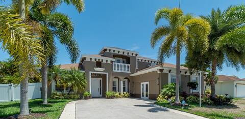 Relaxing Beautiful 5BR w/ heated pool and Spa