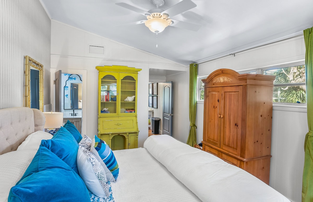 Dhoma e gjumit në katin e sipërm 2 - krevat dopio "king" me banjë të 