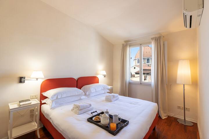 Damasco penthouse with terrace near the Duomo gallery image 3