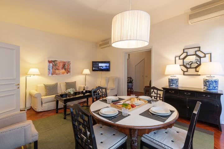 Damasco penthouse with terrace near the Duomo gallery image 2