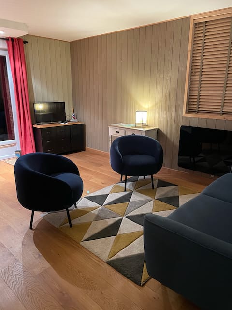 Top performing Airbnb: Cozy studio-terrace, 300 m from beach. 3* Étretat in Étretat